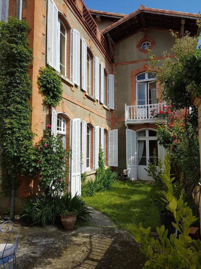 B&B Le Domaine Des Marcoujans Saint-Elix-le-Chateau Luaran gambar